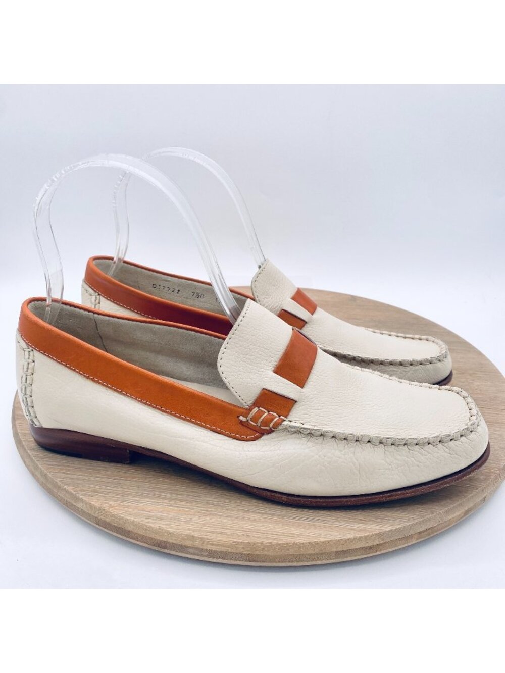 Cole Haan Shoes Womens 7.5 Cream Leather Slip On Loafers Moc Toe Country